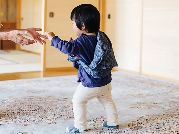 一升米を背負う赤ちゃん